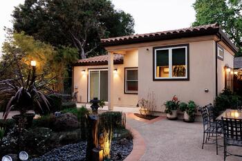 Carriage house in Palo Alto 400 sq ft. ADU