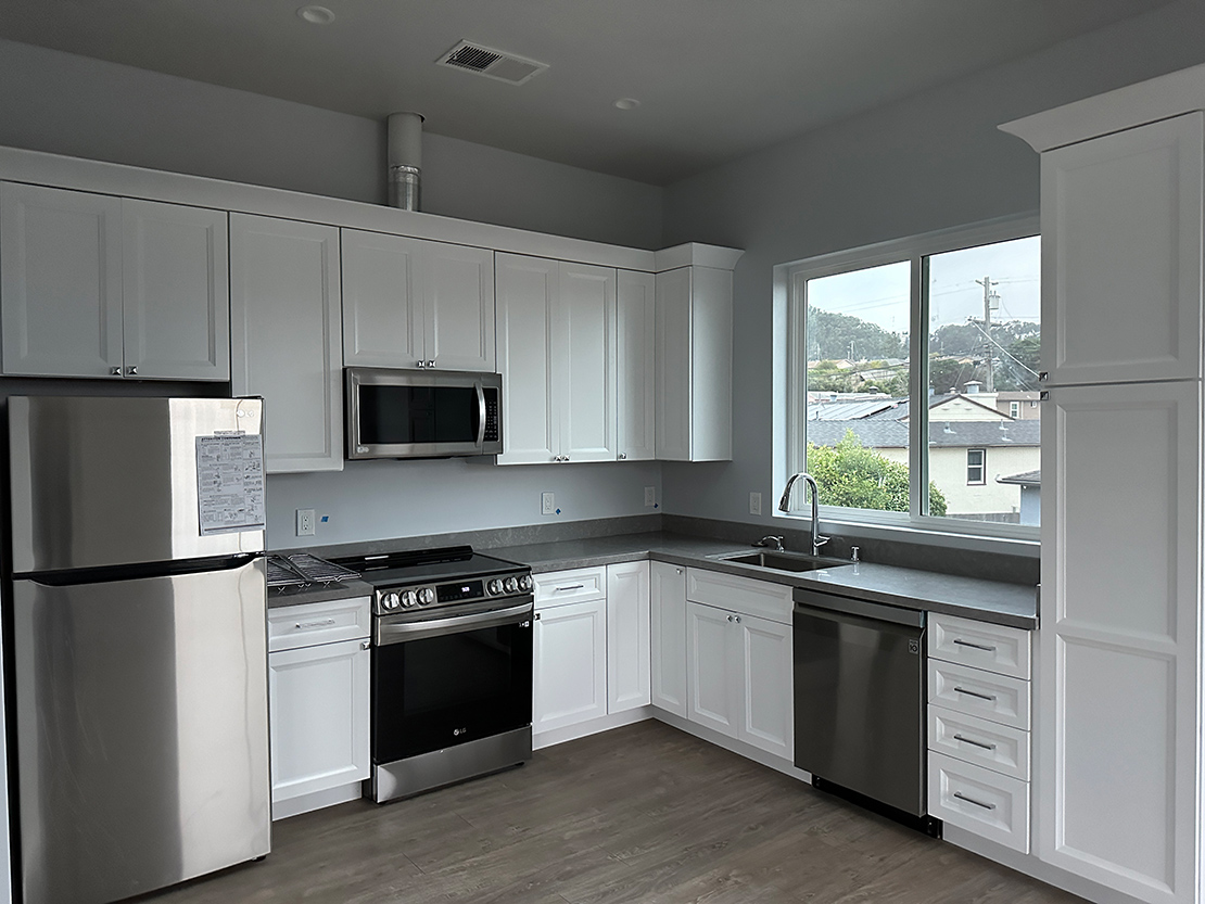 750 sq ft Backyard House In Daly City